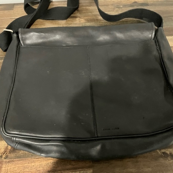 Unisex leather computer satchel. - Picture 3 of 4